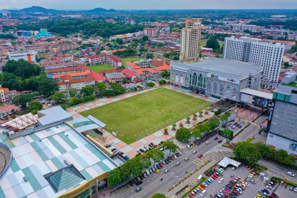 Hatten Place Melaka Extérieur photo Aerial view of the park
