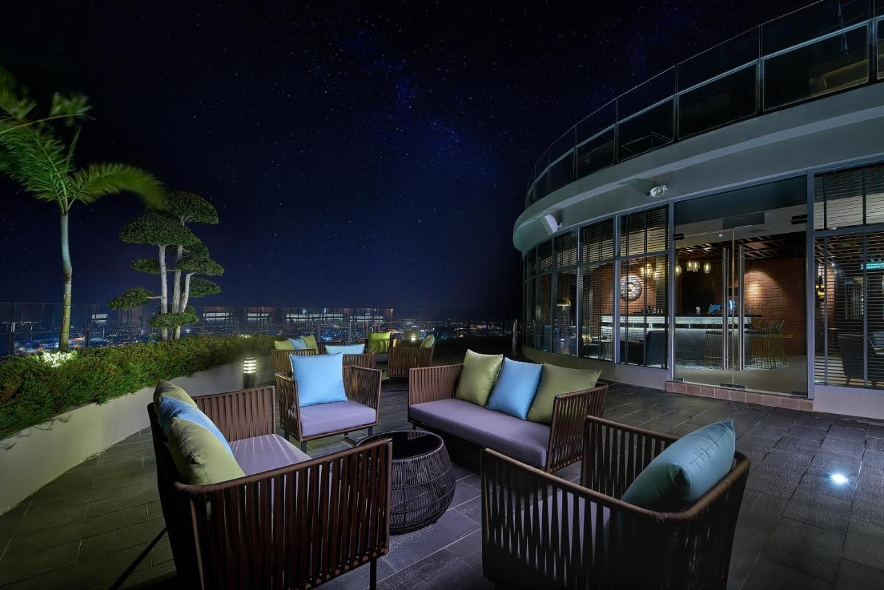 Hatten Place Melaka Extérieur photo The Sky Bar